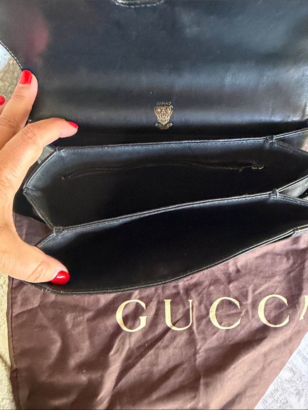 Gucci Black Leather Shoulder Bag with Gold-Tone Square Clasp - Picture 8 of 9